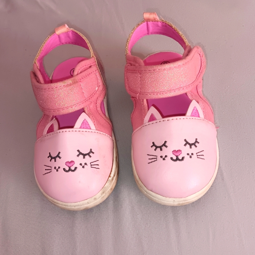 Baby girl size 6, pink kitty cat sandals